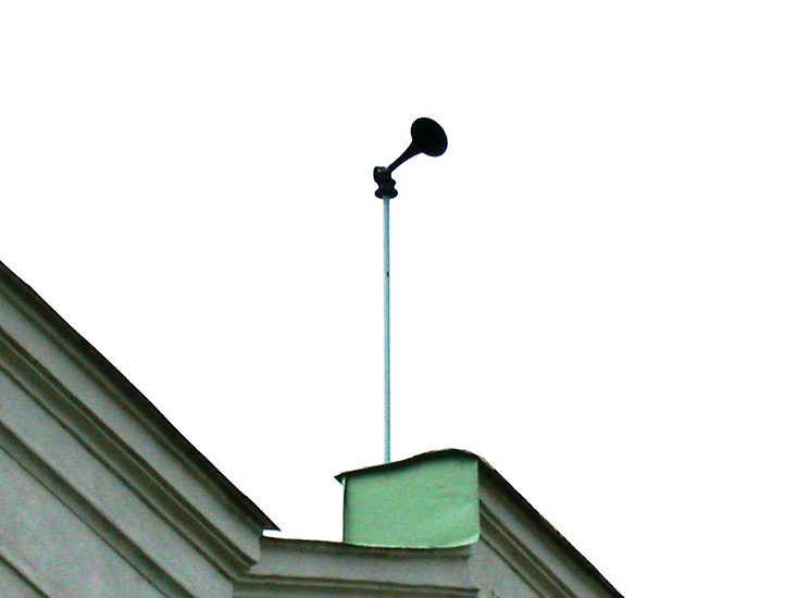 Bild på en "Hesa Fredrik" monterad på ett tak. Photo by Riggwelter.